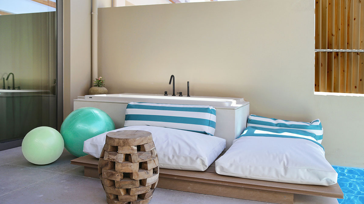 Upbeat Retreat Pool View with Plunge Pool